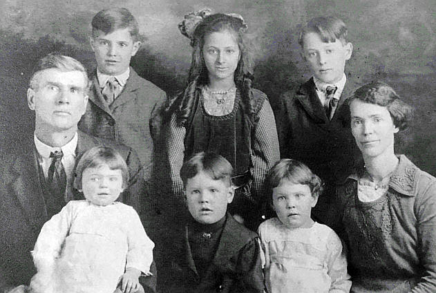 Busick family photo, taken around 1920.